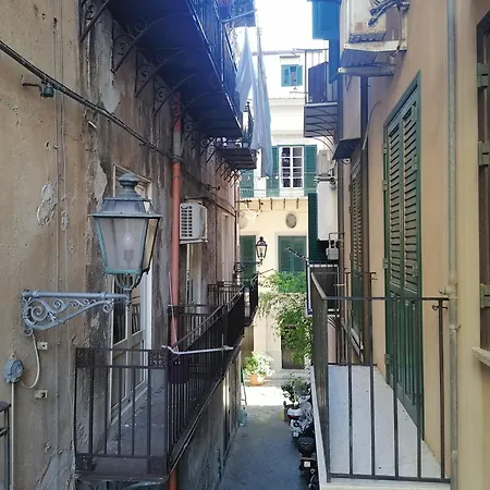 A Due Passi Appartament 3* Palermo